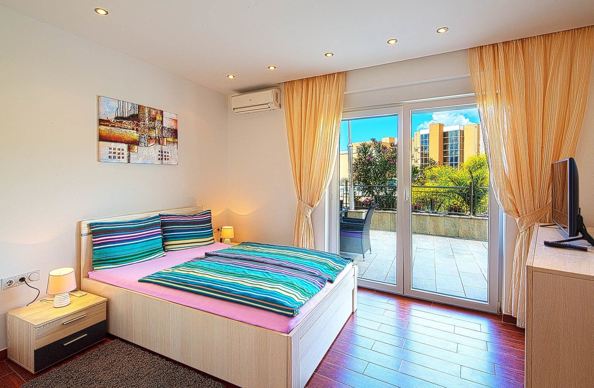 Montelux Apartments Budva Exterior foto